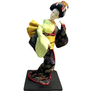 Japanese Geisha Dancing Doll